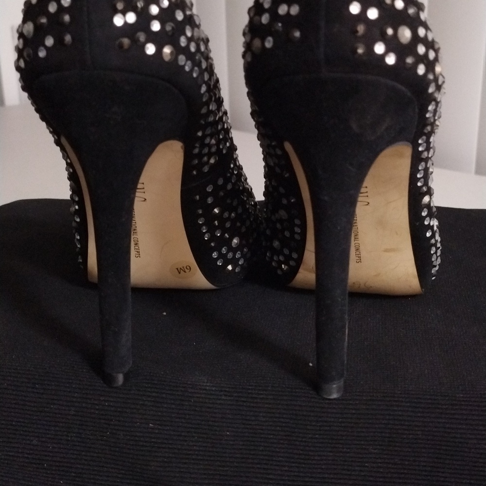 Woman black heels with diamond beading  size 6m  by Inc international concepts